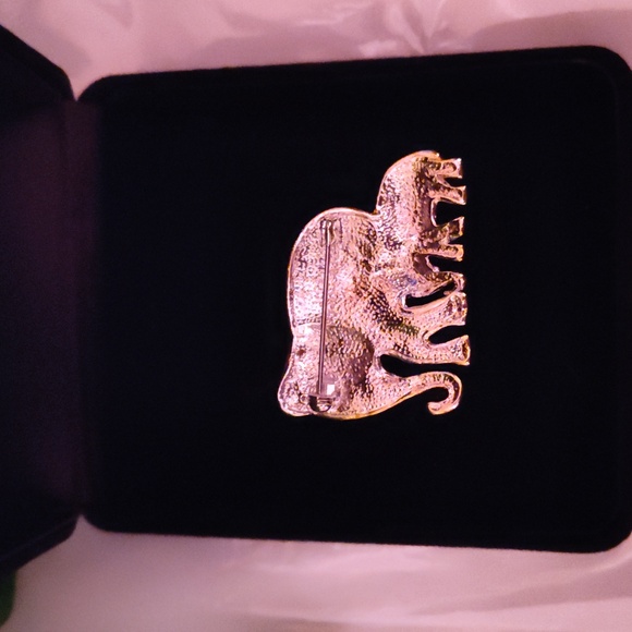 Golden mother & calf brooch whit clear Rhinestones - Picture 4 of 4